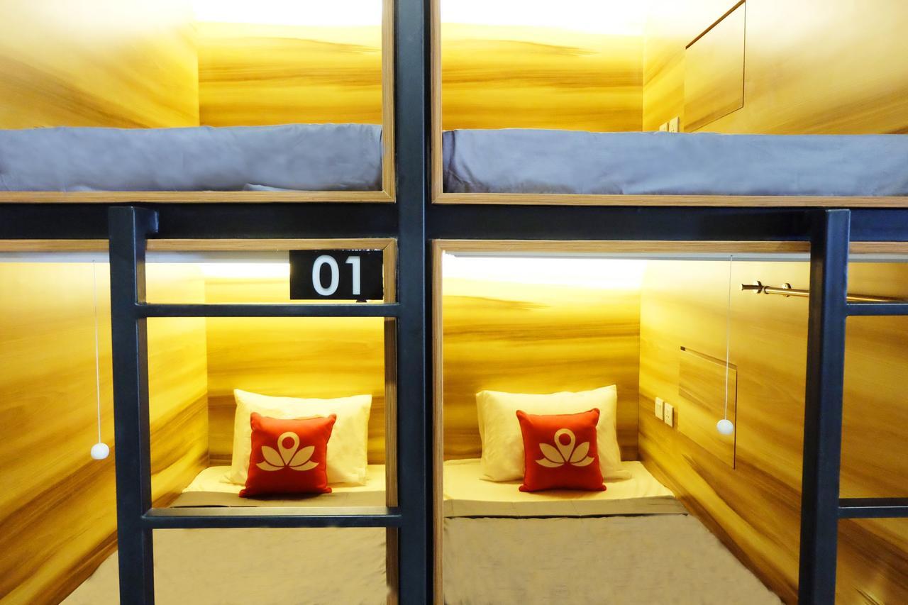 Zen Hostel Gubeng Station สุราบายา ภายนอก รูปภาพ