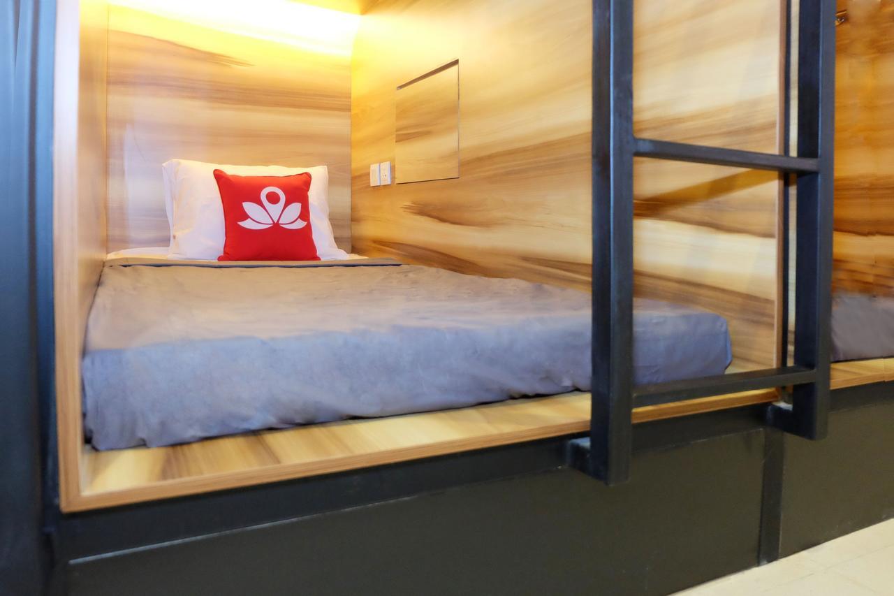 Zen Hostel Gubeng Station สุราบายา ภายนอก รูปภาพ